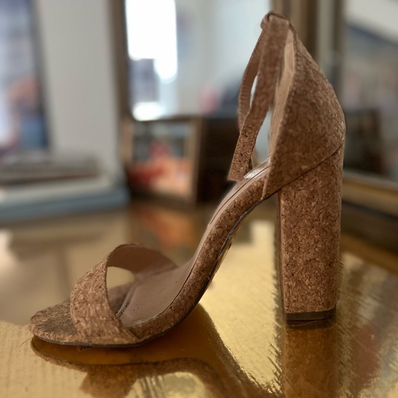 Guilty Soles Cork Chunky Heel Sz W6 4” Heel - Picture 2 of 2